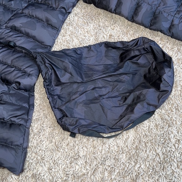 Lululemon jacket - Picture 7 of 7